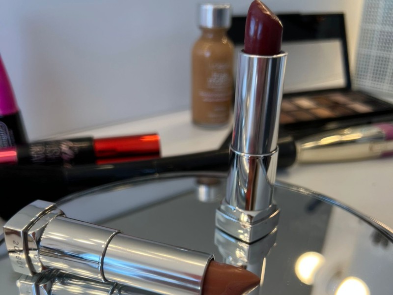 Makeup-800x600-07.jpg